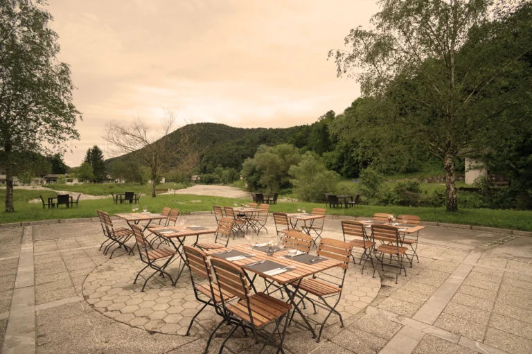 Grad ob sotočju, Zasebne zabave