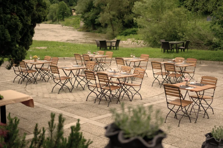 Grad ob sotočju, Zasebne zabave